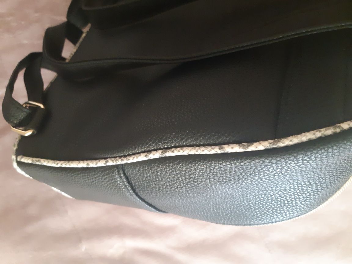Mochila cor de rosa claro e preto
