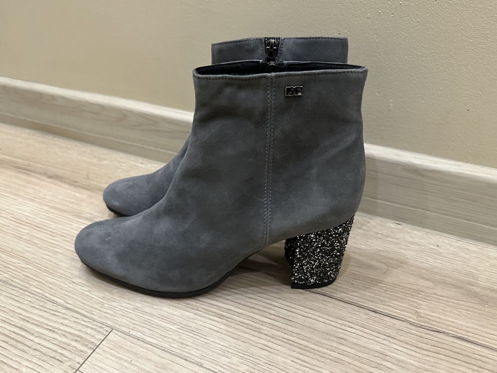 Nowe botki Solo Femme 38