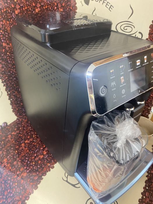 Кавомашина, кофемашина , кавоварка Philips LatteGo 5500