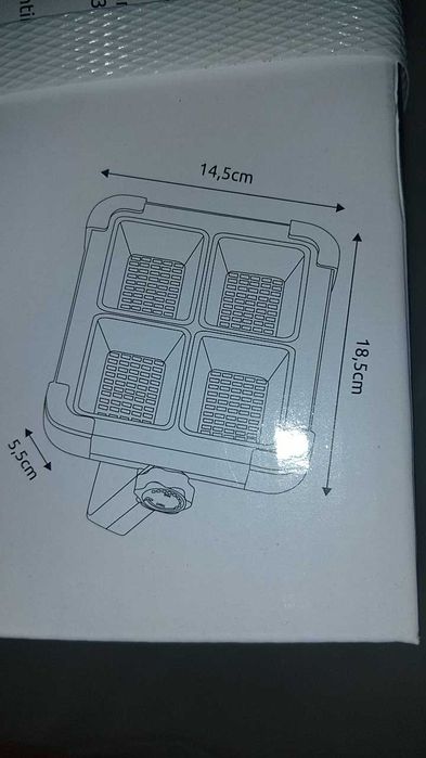 Holofote para campismo com painel solar