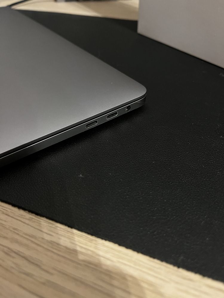 Apple Macbook Pro 13” 2019 Touchbar