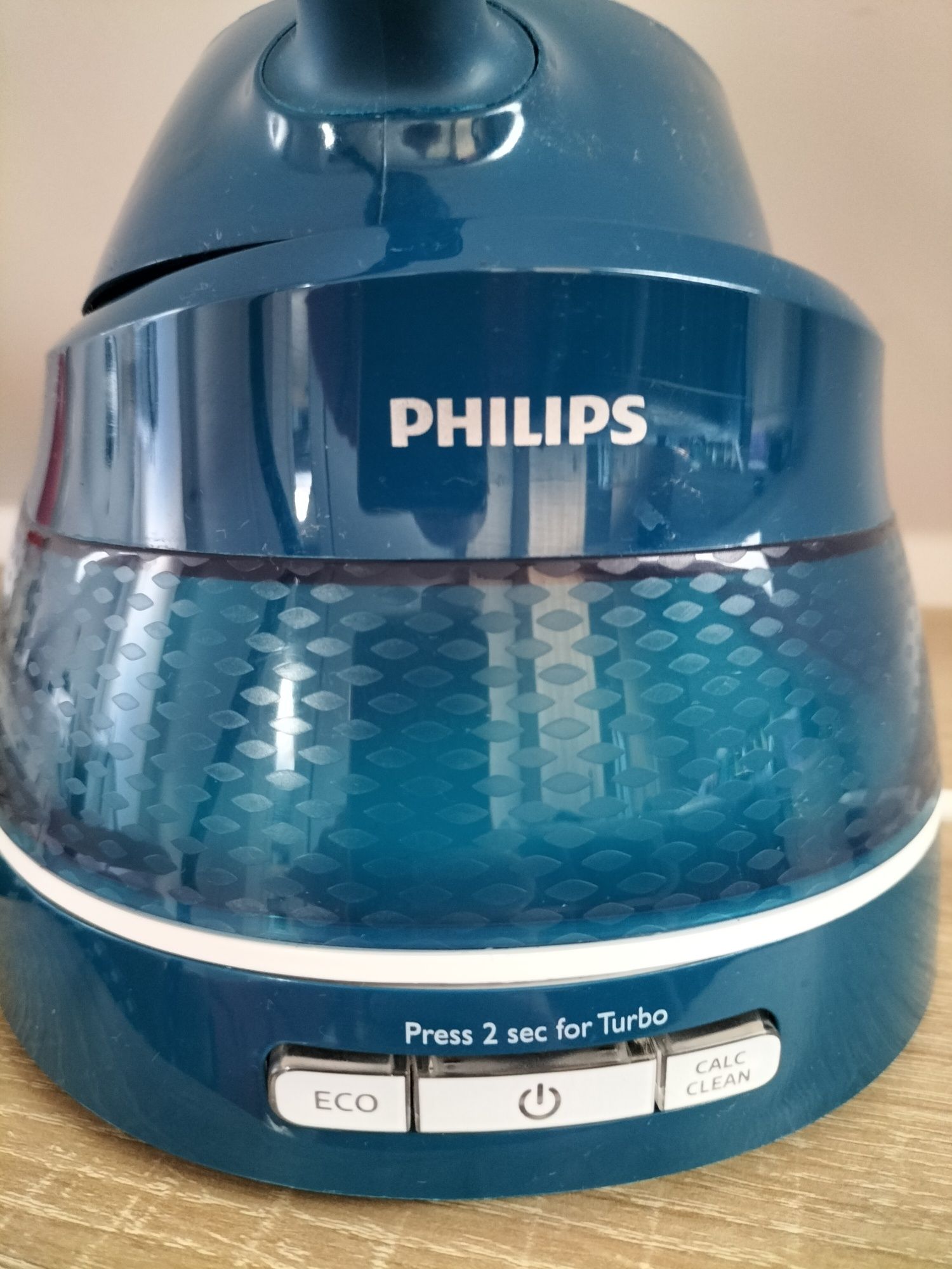 Żelazko z generatorem pary Philips GC7844

/20/BI