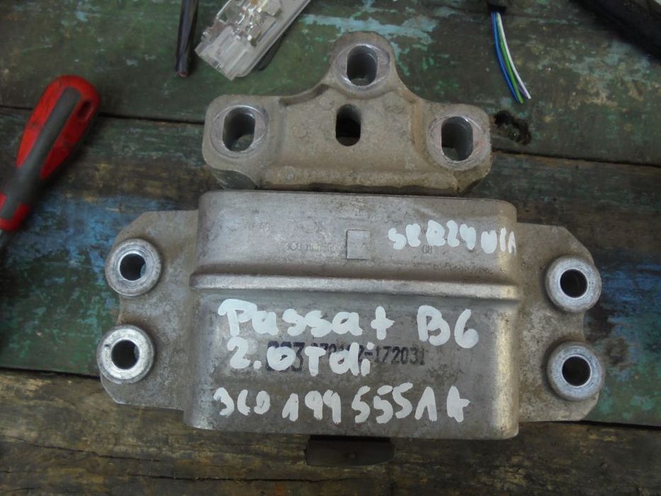 ŁAPA PODUSZKA SKRZYNI VW PASSAT B6 2.0 TDI 3C0199555A