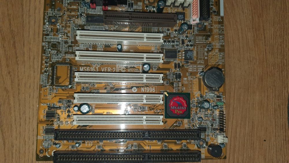 MSI MS-6163 Pro SLOT1 i440BX Retro 3 kondensatory napuchnięte.