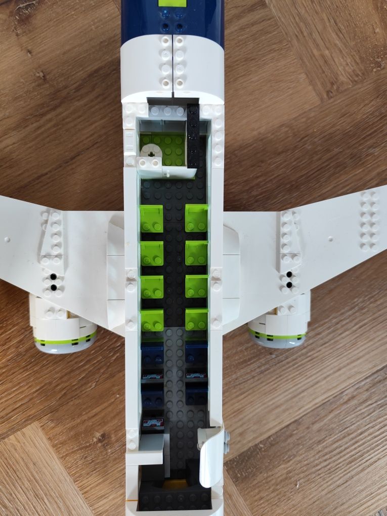 Samolot LEGO plus gratis pojemnik