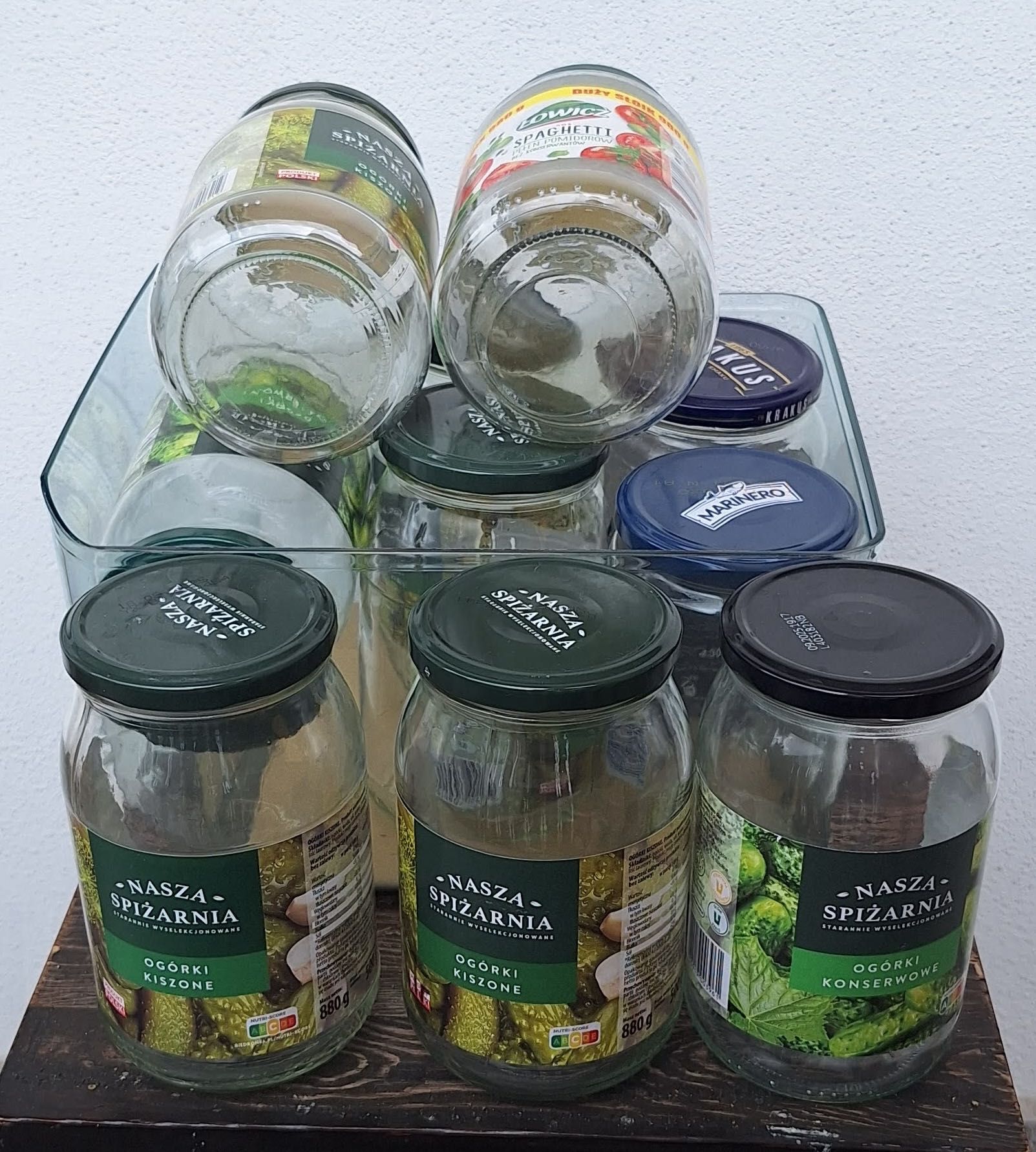 40 sztuk duże słoiki ok. 500 – 1000 ml (różne rozmiary) na przetwory