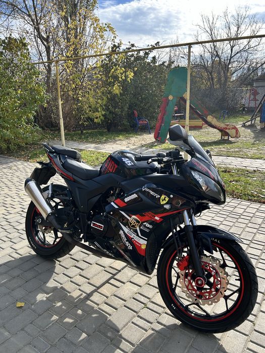 В продажі гарний мотоцикл Viper250 f2 2024 року випуску.