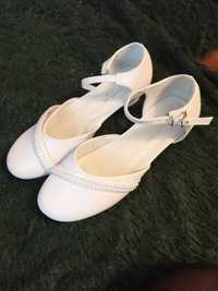 Buty komunijne dla dziewczynki 34 białe