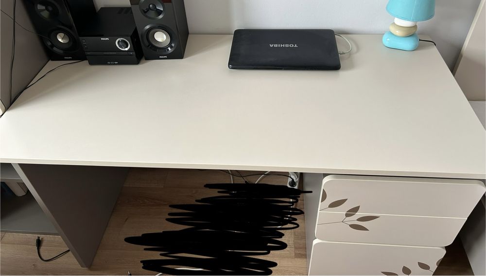 biurko VOX stan idealny model 2pir