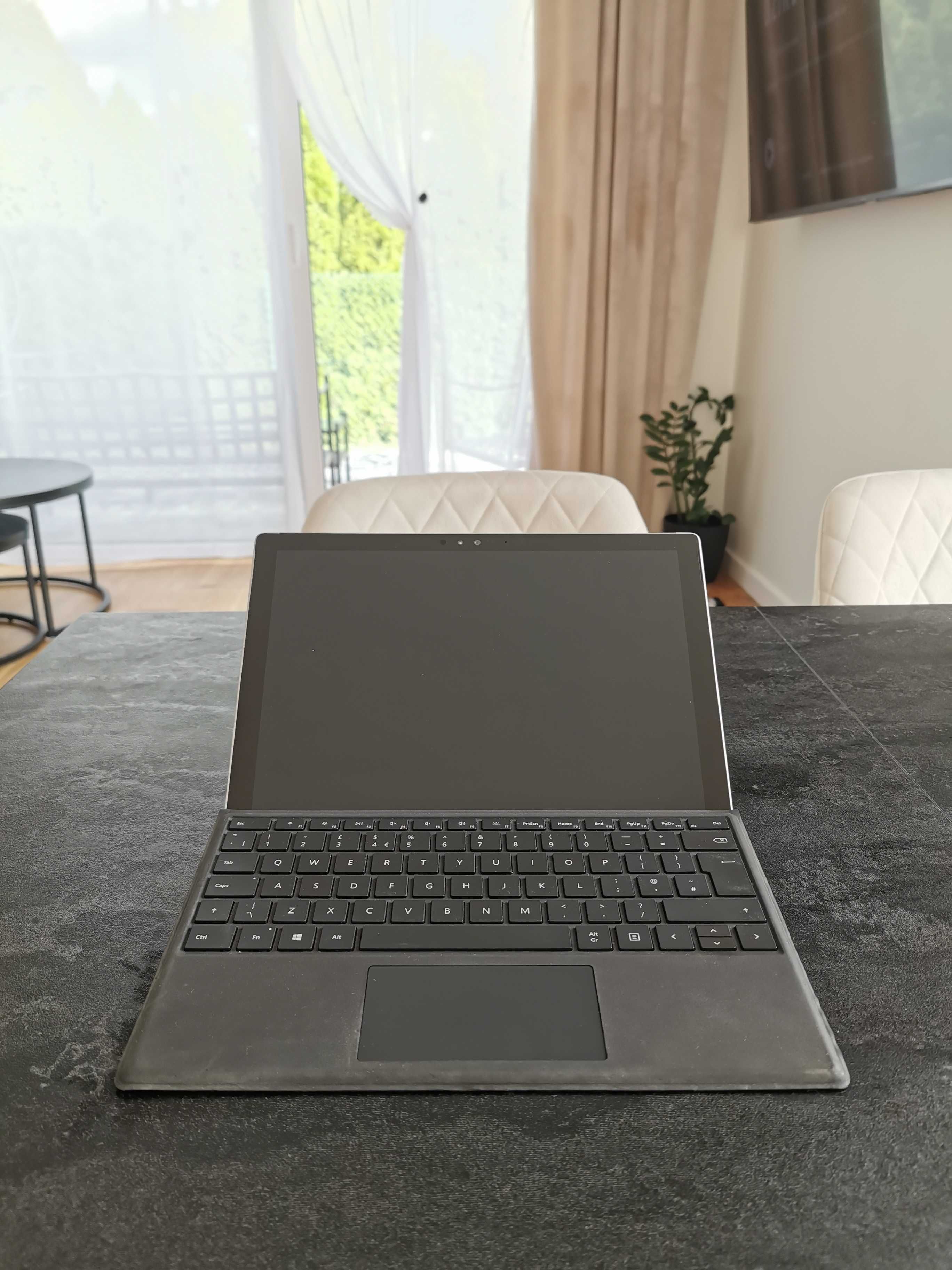 Dotykowy Microsoft Surface Pro 4 12,3" 2736 x 1824 i7/16GB RAM/256SSD