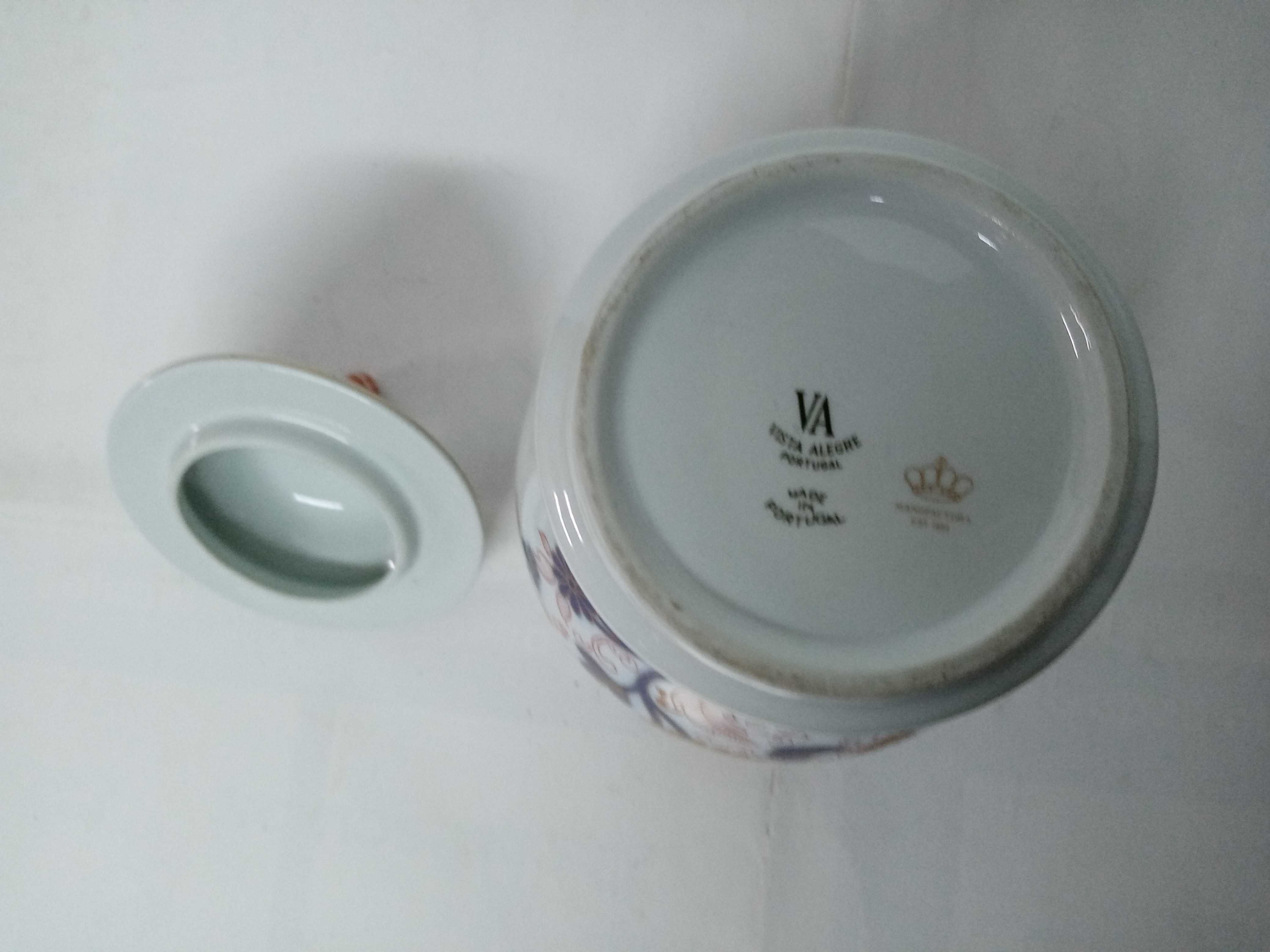 Vista Alegre - Pote com tampa em porcelana