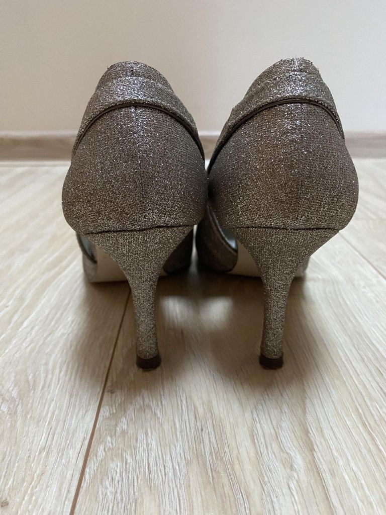Buty na obcasie Menbur. Rozm. 39, obcas 8,5 cm