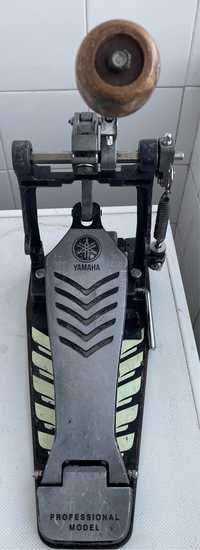 Pedal Yamaha c/ batedor em madeira