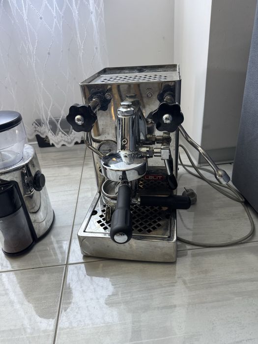 Ekspres kolbiwy Lelit mara zestaw mlynek wmf