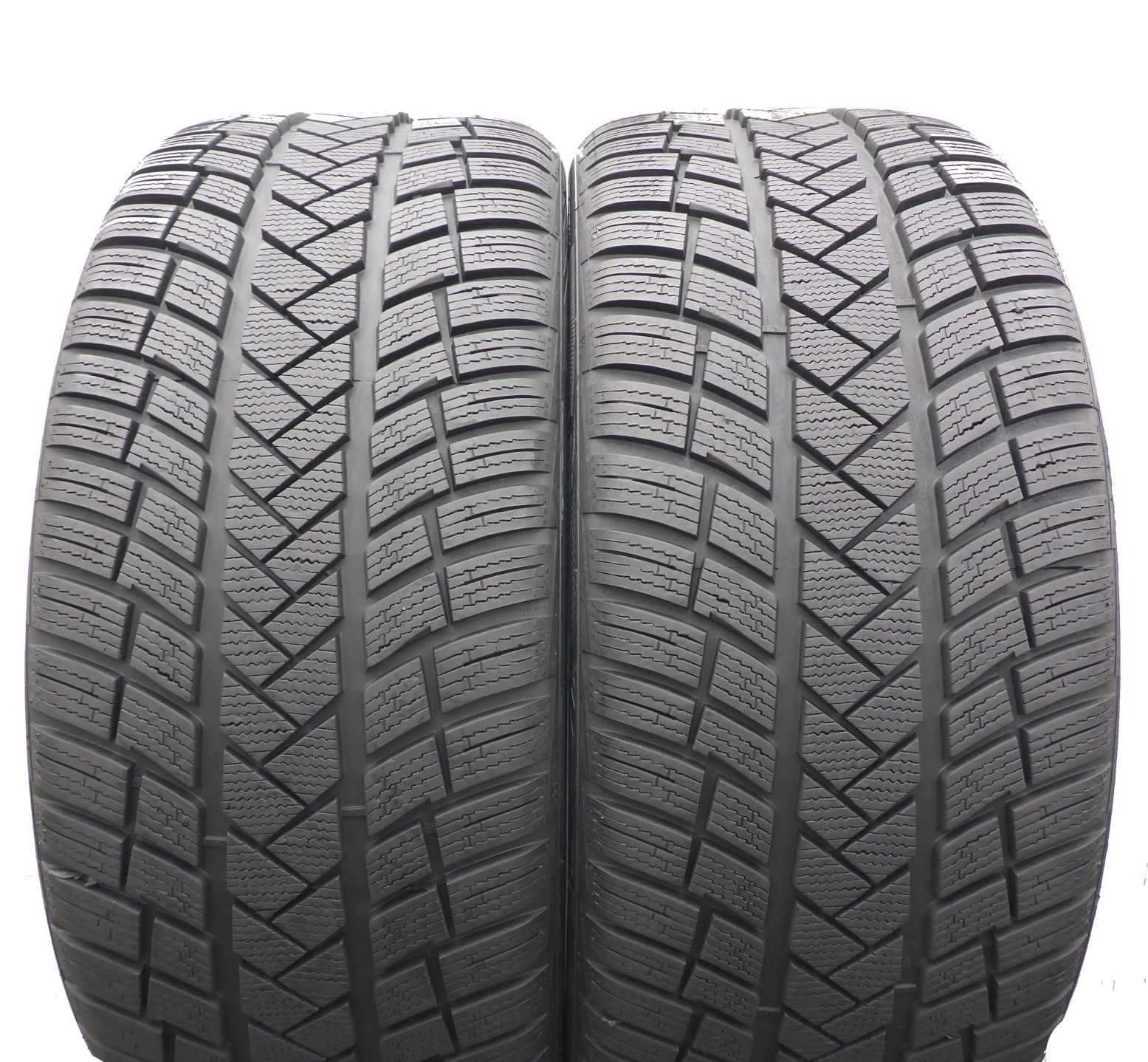 Opony 265/40/21 Vredestein 265/40R21 105Y XL Zimowe 2024 8-8,2mm