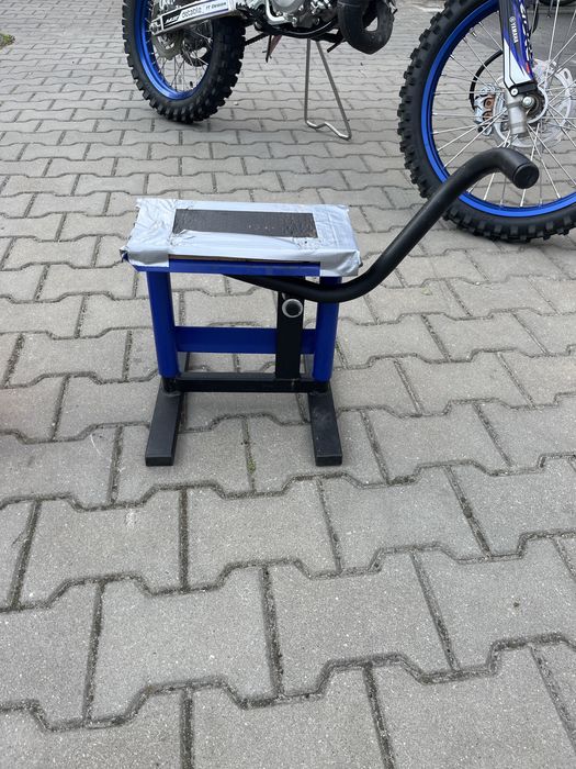 Cross yamaha yz 85 stan w cenie są jeszczę plastiki oleje podstawka