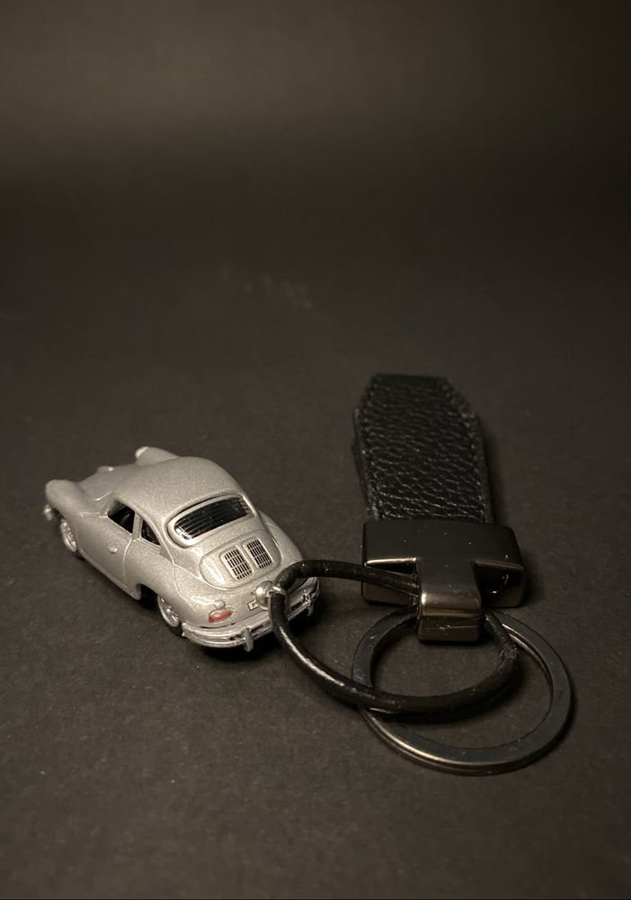 Brelok breloczek Porsche 356 Hongwell 1:72 skóra metal prezent