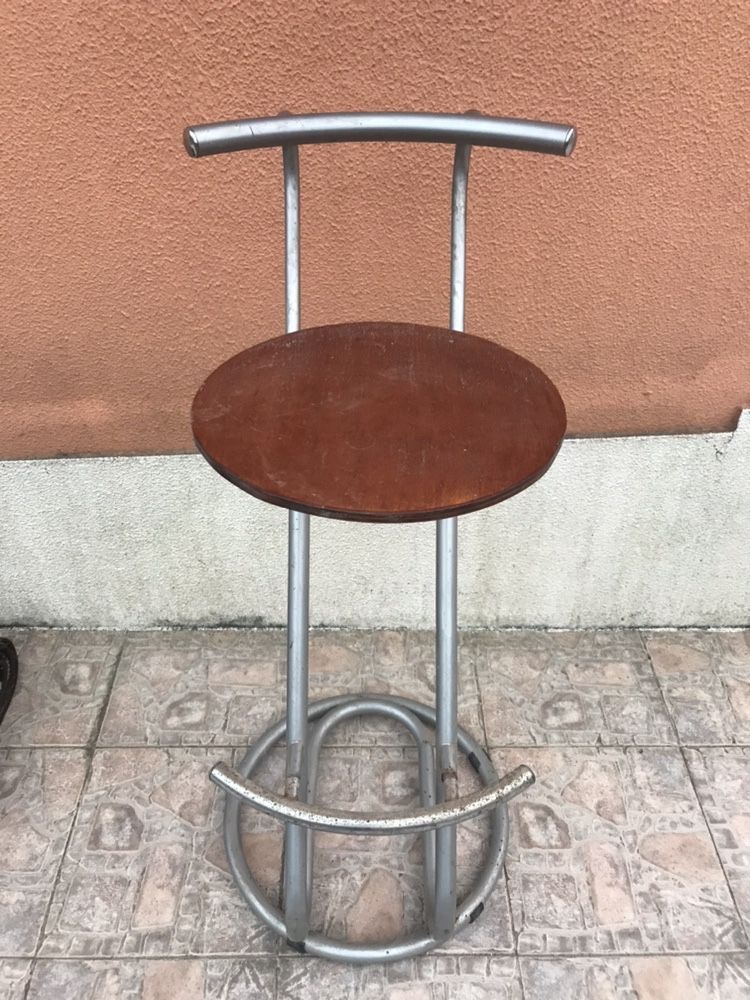 Banco alto para cozinha ou musico.