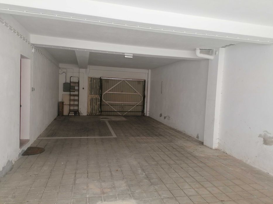 Garagem arrendamento Urb Saldanha Montijo.