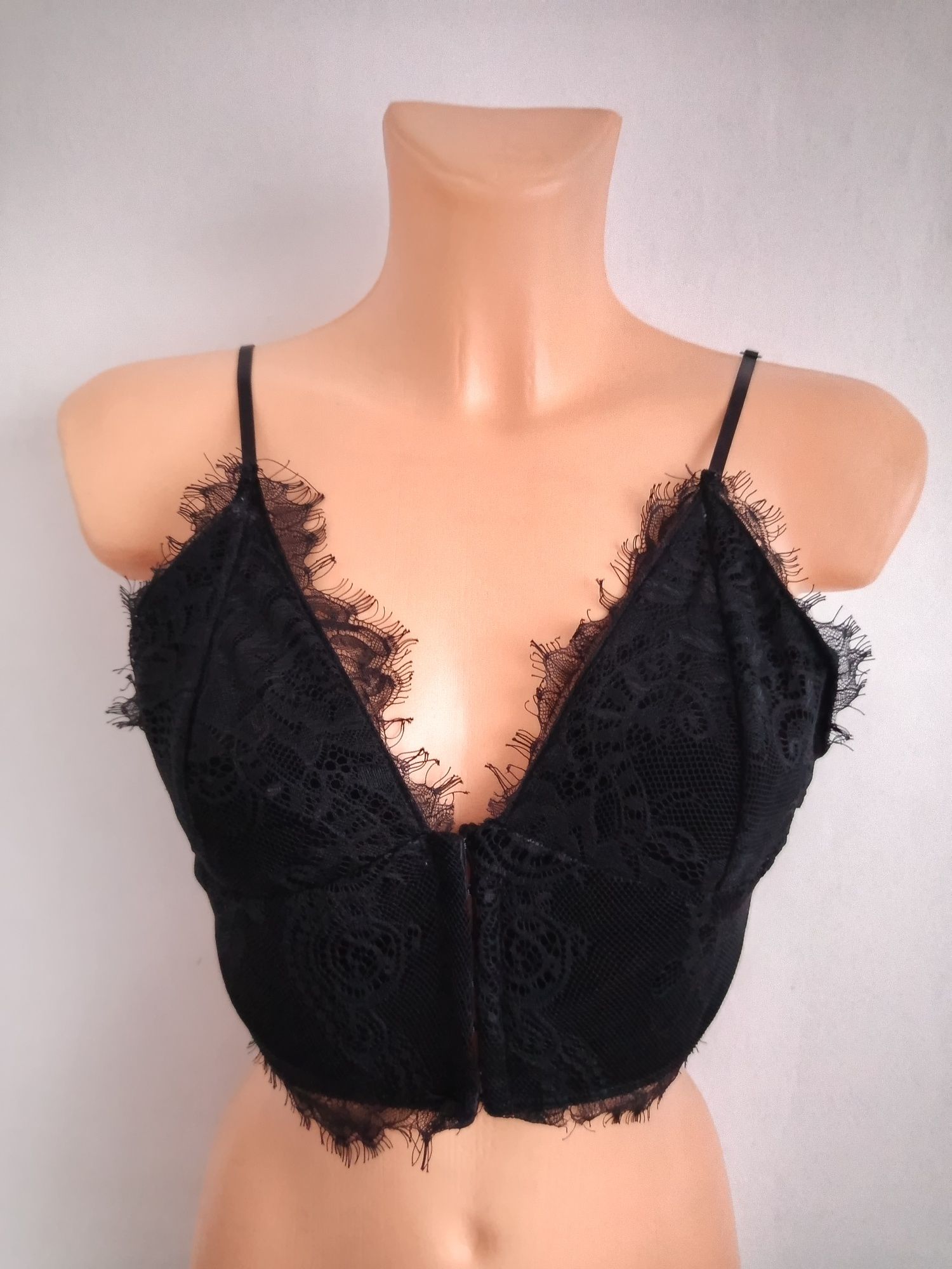 Nowy crop top pretty little thing r.M