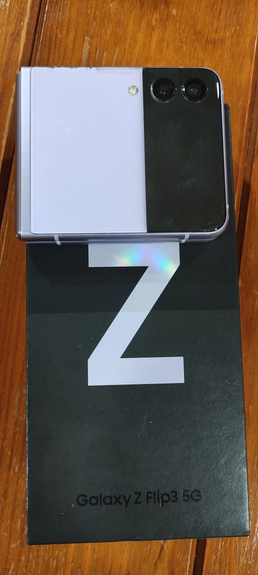 Samsung Galaxy Z Flip3 5G