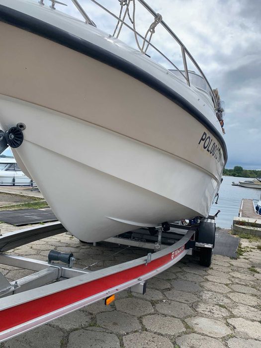 Jacht motorowy łódź kabinowa z 2007 roku