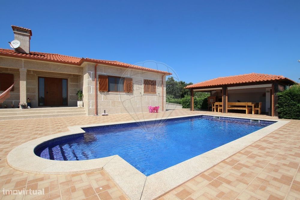 Moradia T4 para venda