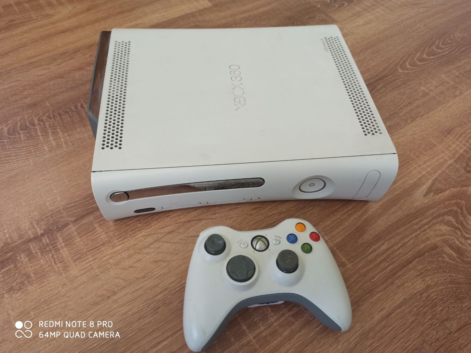 Продам Xbox360  120g