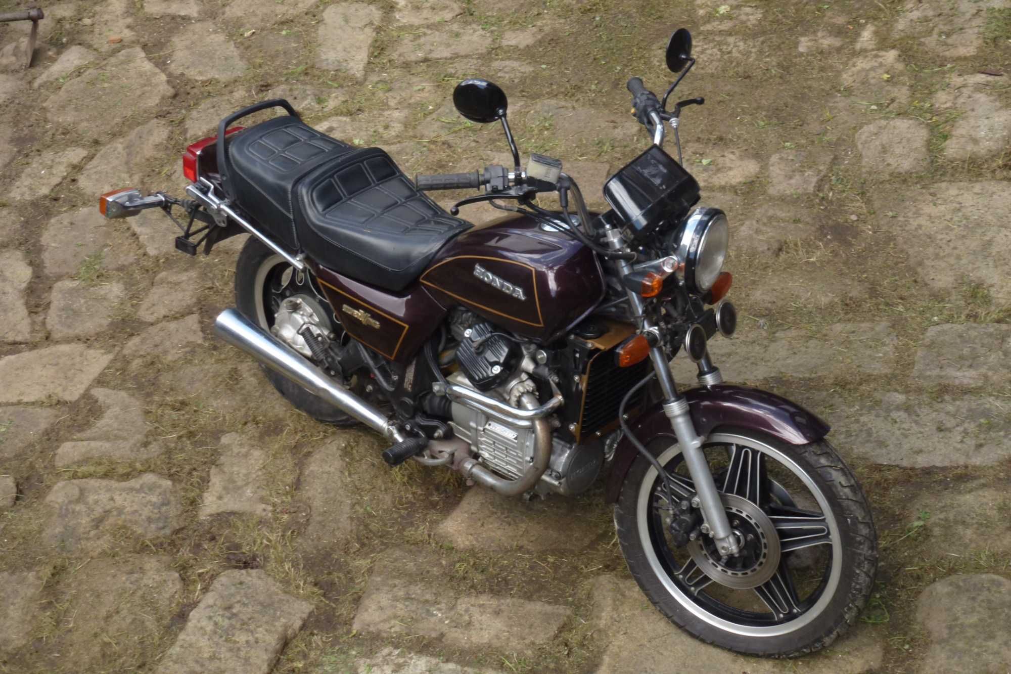 Mota Honda GL500 SilverWing Interstate (importada América)