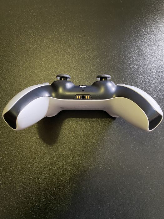 Comando PS5 com garantia nacional até 2028