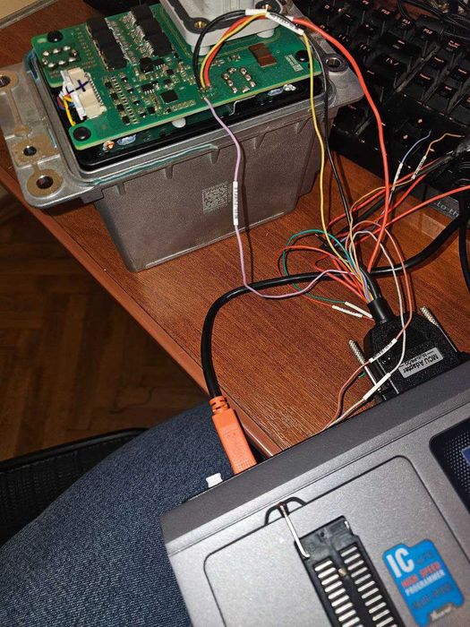 Професійне відновлення 16v (12v) акумулятора Tesla після крашу