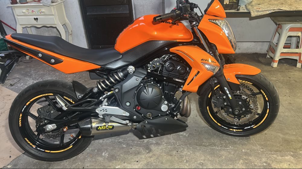 Vendo ou troco Kawasaki er6N 2010