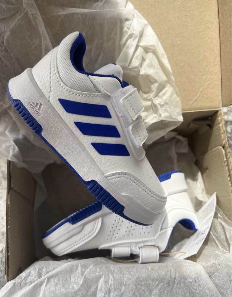 Кросівки adidas,оригінал