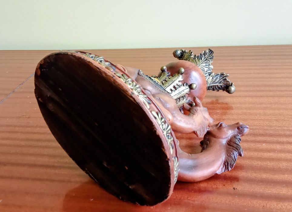 Świecznik z Tunezji w kształcie wielbłądów