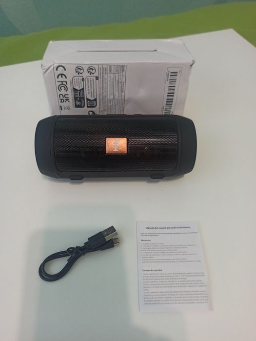 Беспроводная Bluetooth колонка новая