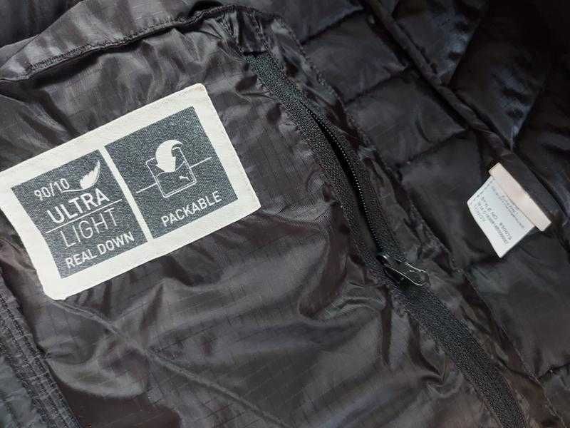 Легка демісезонна куртка пуховик puma stl packlight