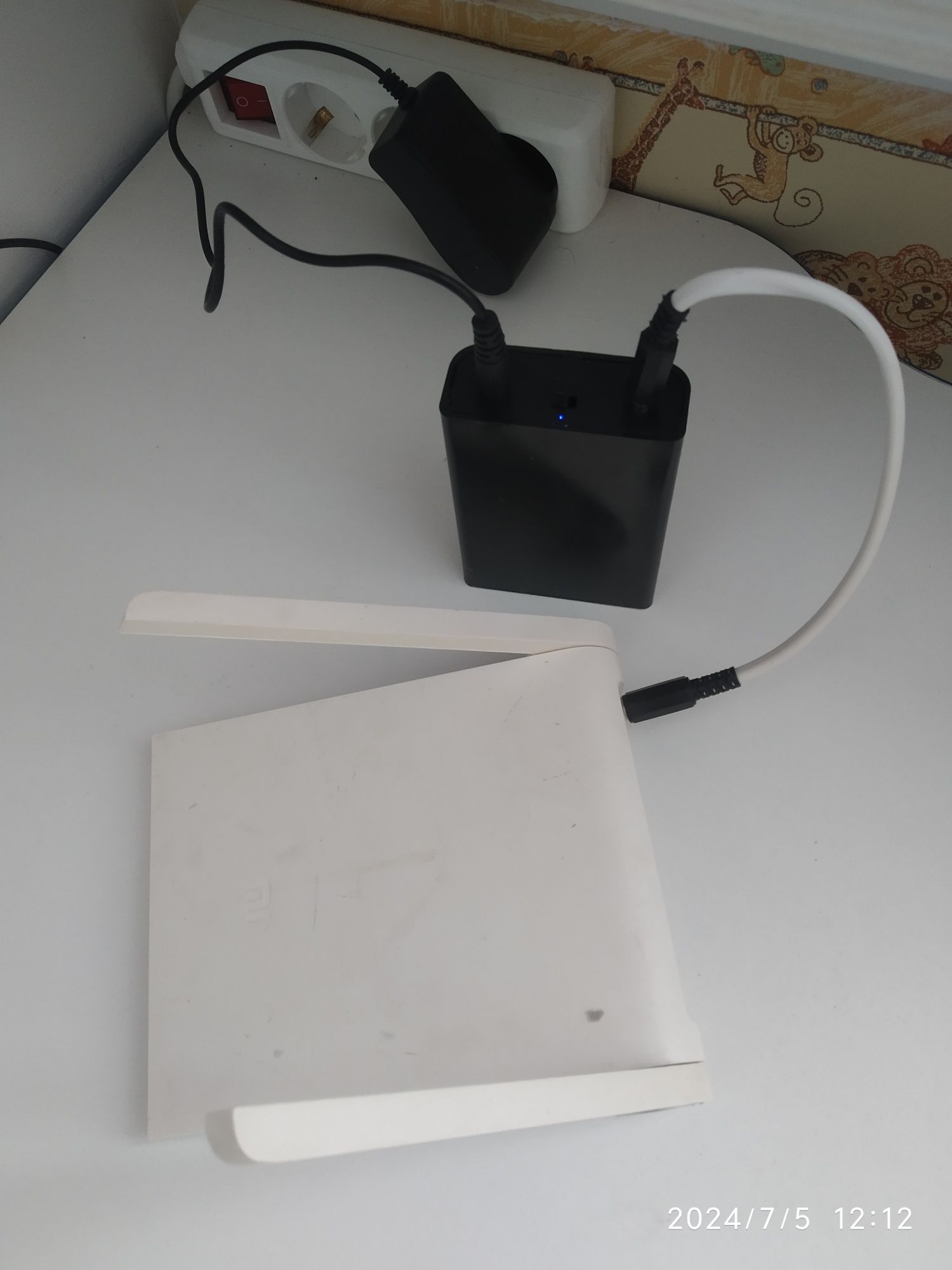 Безперебійник 12в / 9в (для роутера, камери, rgb, led) UPS, ДБЖ, ИБП