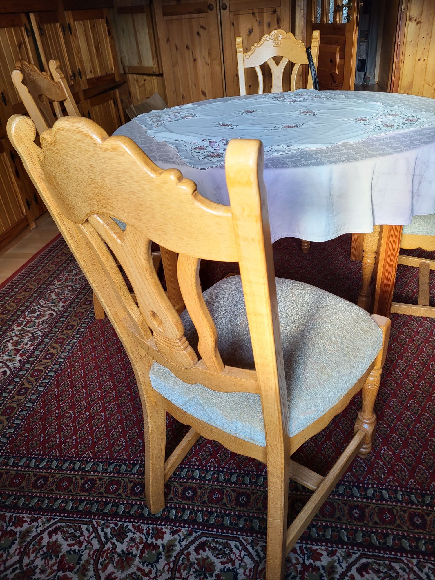 Stół i 6 krzeseł meble
