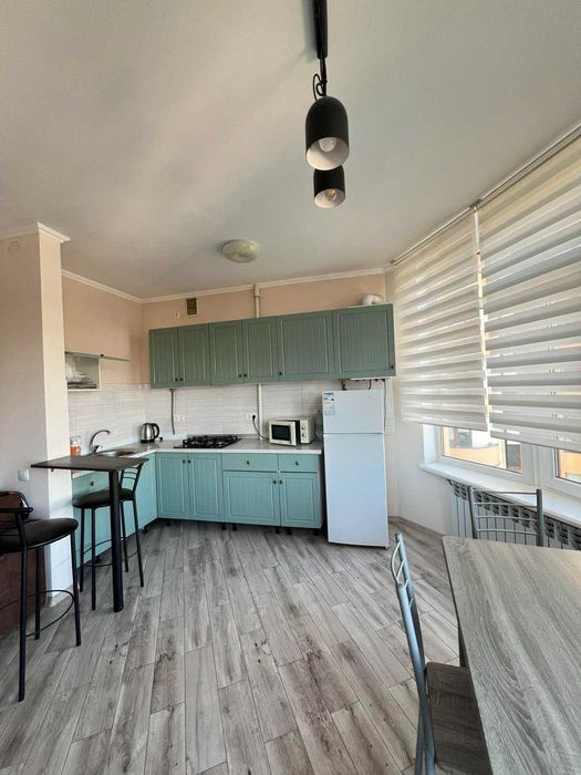 2-кімнатна квартира біля бювету, паркінг, Роксолани 16.  Є відео.