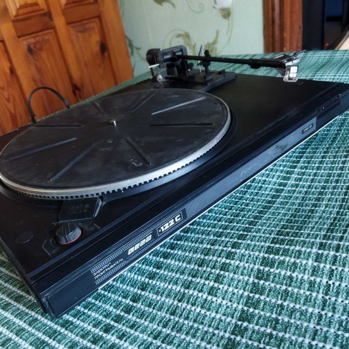 Стереофонический электро проигрыватель ВЕГА  ЭП-122С (ГОСТ 11157-87)