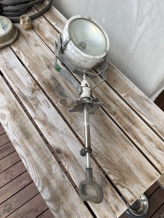 Szperacz lampa okrętowa