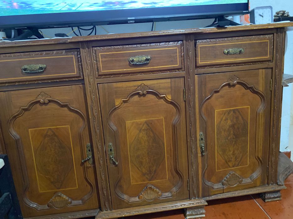 Sapateira antiga em madeira de pinheiro