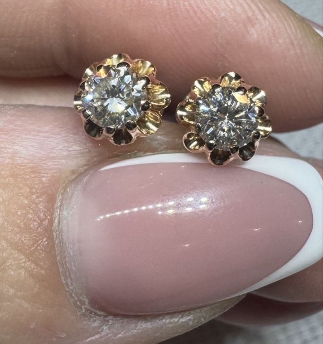 Золотые серьги гвозьдики с бриллиантами  ссср 583  0.80 ct  Якуты
