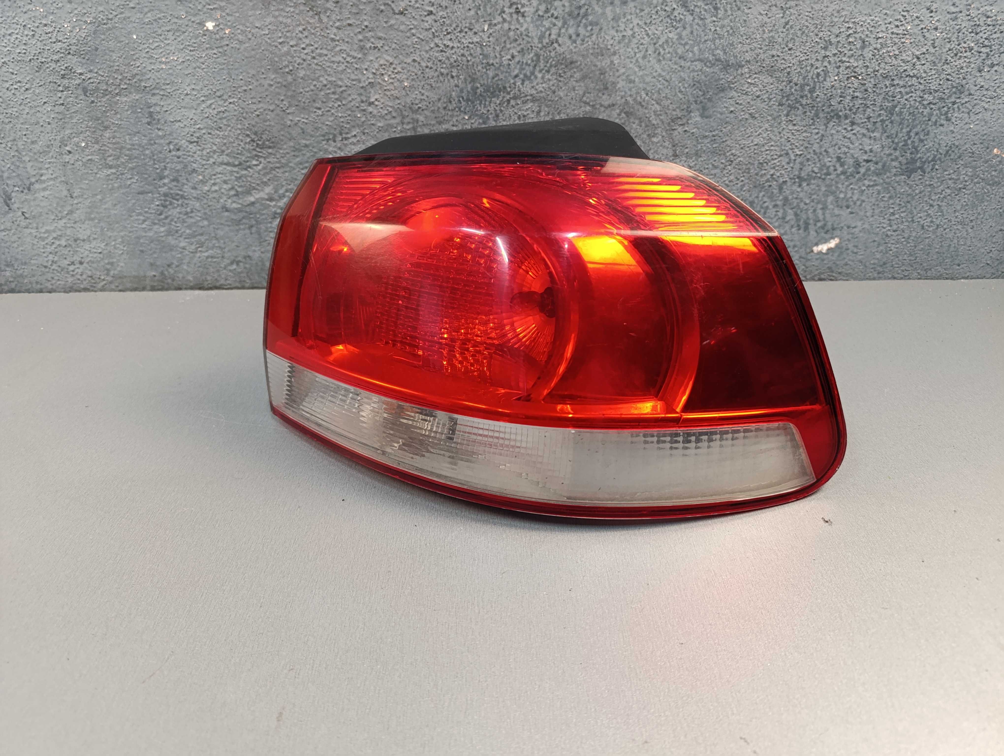 Volkswagen Golf 6 Фонарь стоп задний правий 5K0945112
