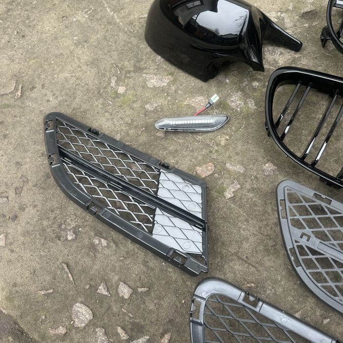 Решотка бампера bmw e90 e91 решітка туманки ноздри бмв Е90 Е91 BMW
