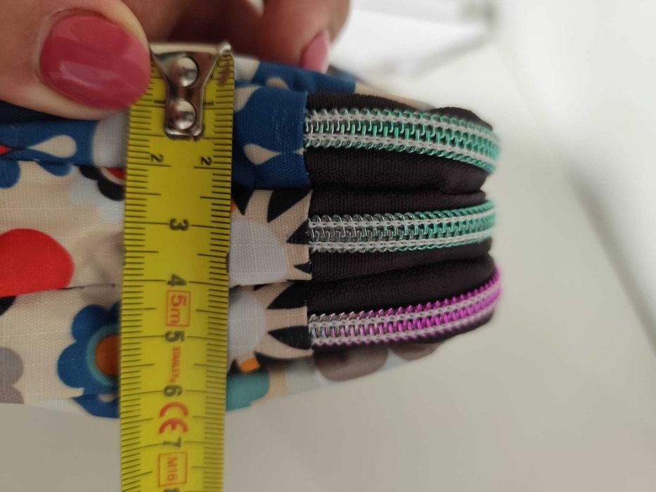 Estojos grandes novos