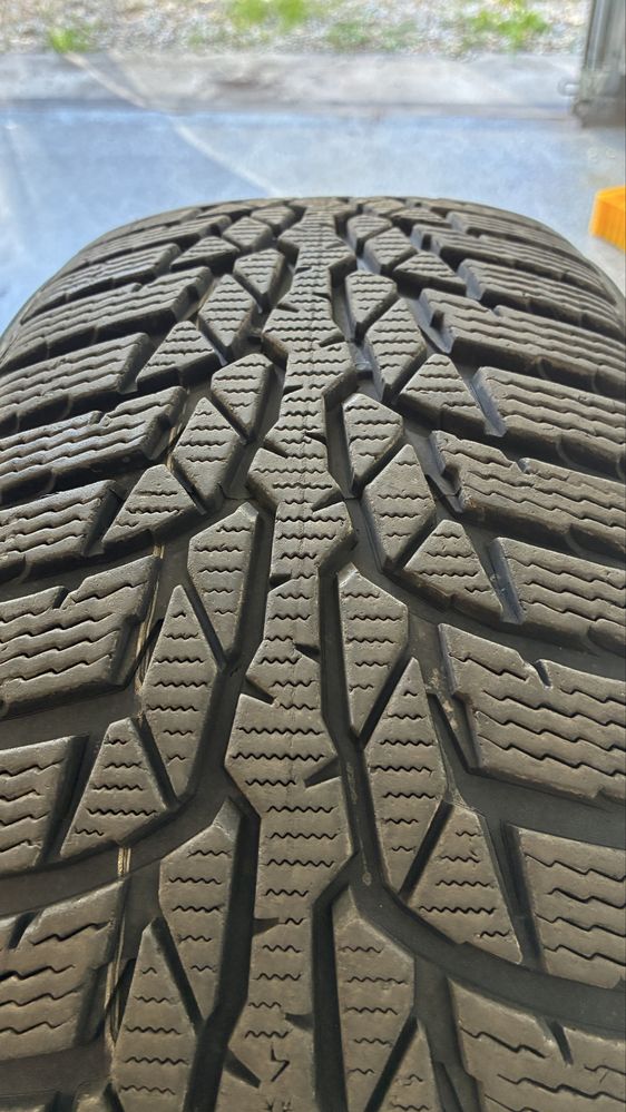 Komplet opon zimowych Nokian 195/50 R16 88H XL