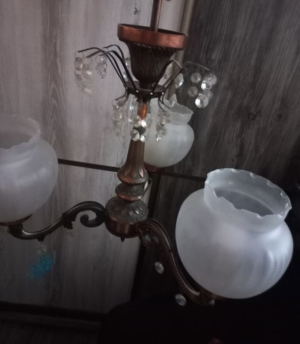 Віддам в дар люстру