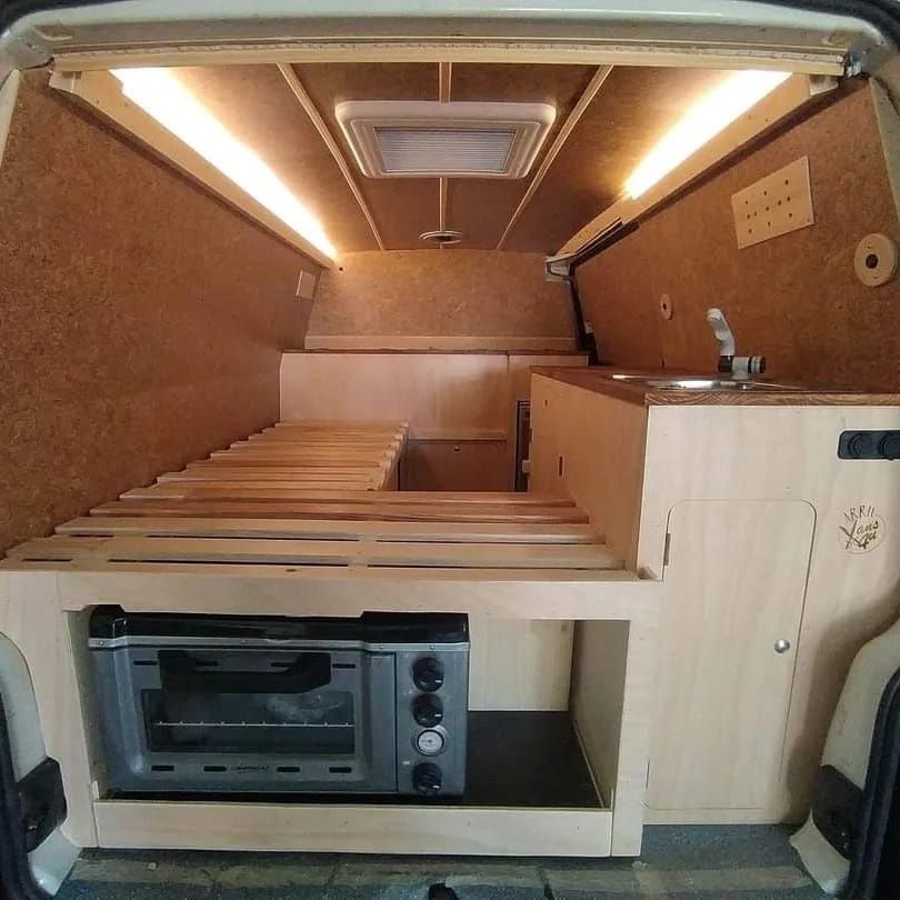 Transformação e remodelação de Campervans e Autocarava