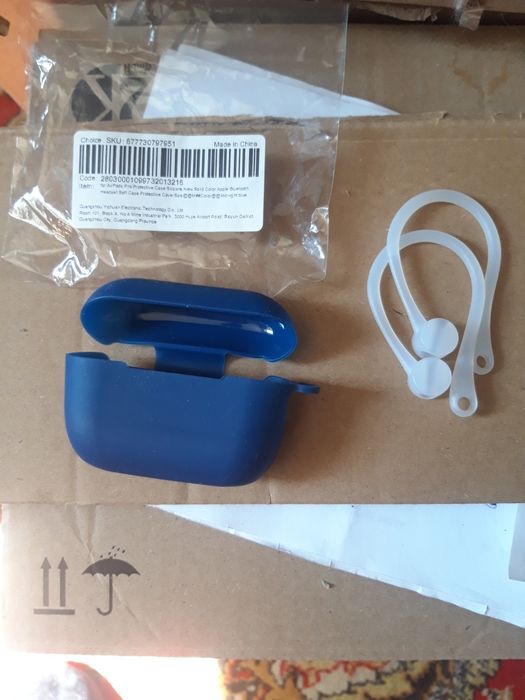 Ассексуары для AirPods